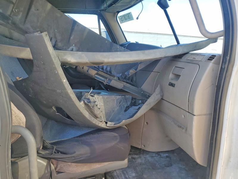 2018 Freigliner 2018 Freightliner Cascadia 125 Semi Truck