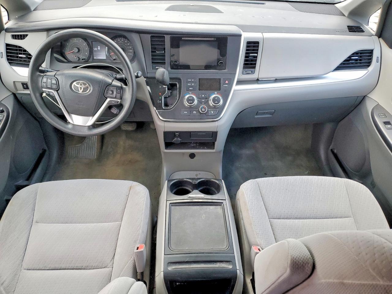 2015 Toyota Sienna le