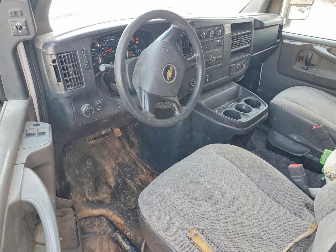 2015 Chevrolet Express BOX Truck