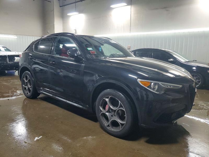 2023 Alfa Romeo Stelvio Sprint