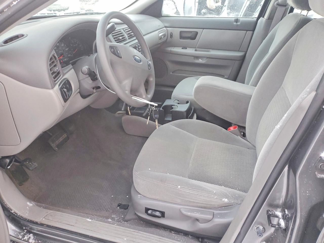 2003 Ford Taurus se
