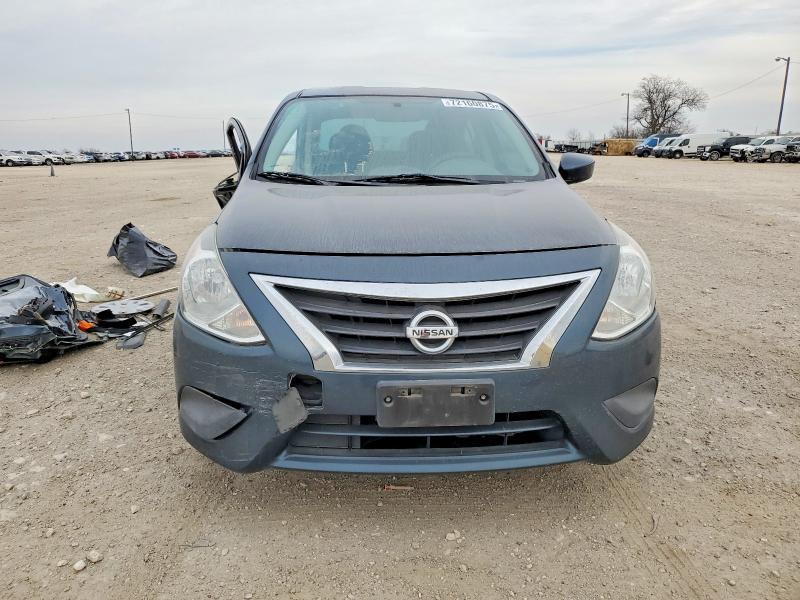 2017 Niss Versa