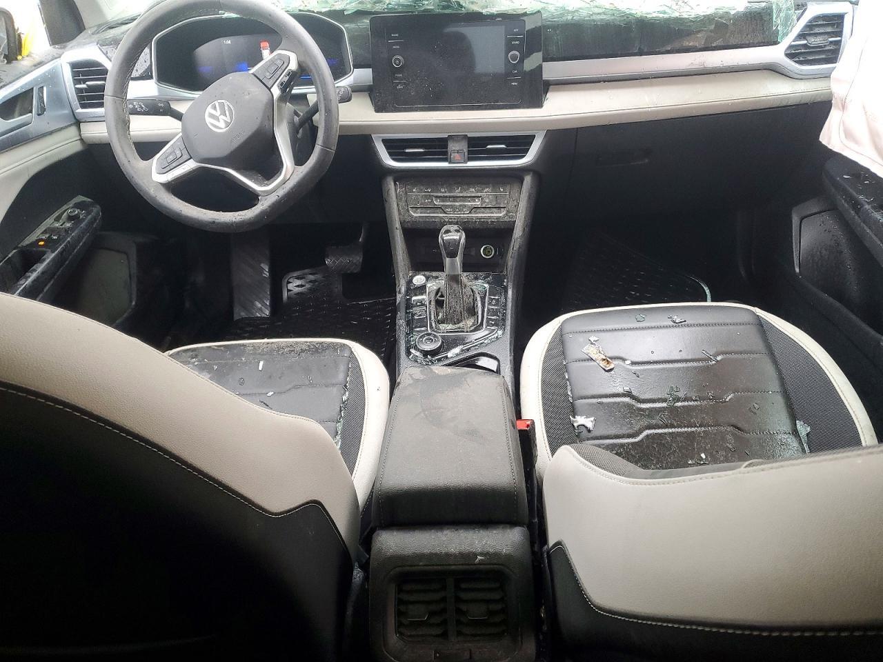 2025 Volkswagen Taos se