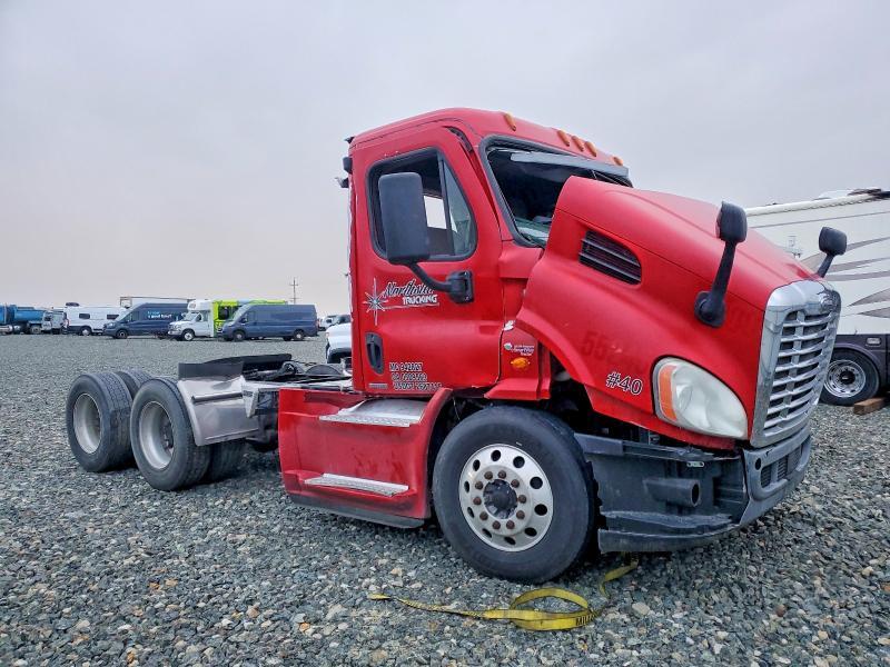 2018 Freightliner Cascadia 113 Semi Truck