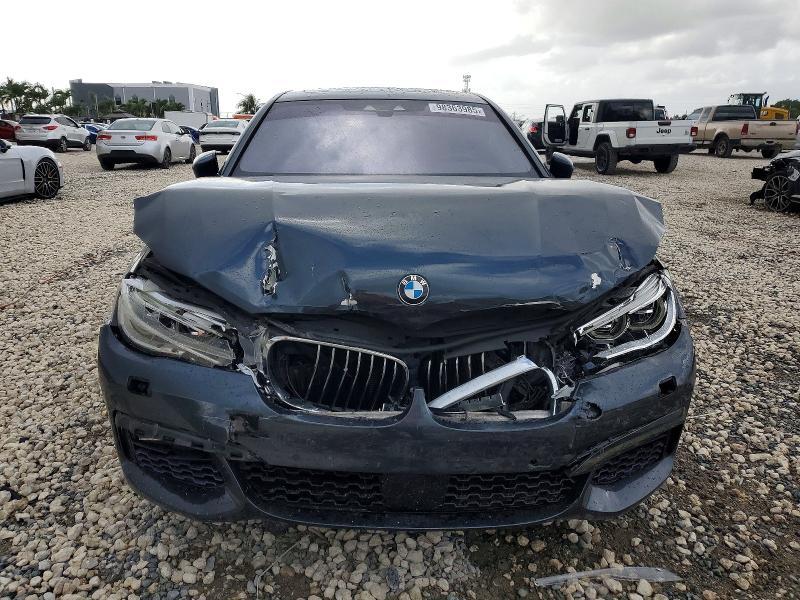 2016 BMW 750 xi
