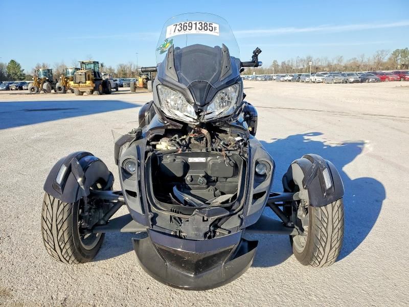 2013 Can-Am Spyder Roadster ST