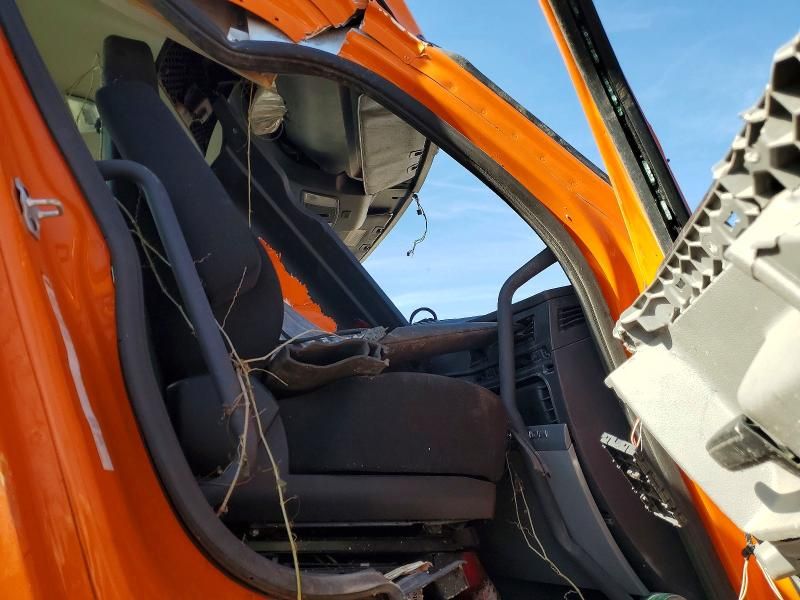 2020 Freightliner Cascadia 116 Semi Truck