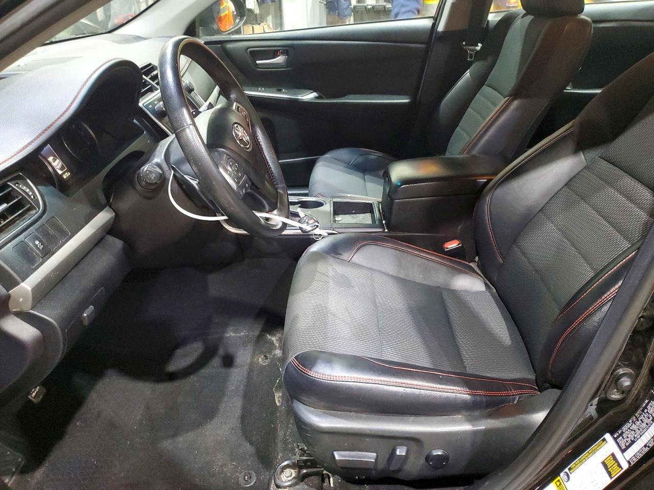 2016 Toyota Camry le