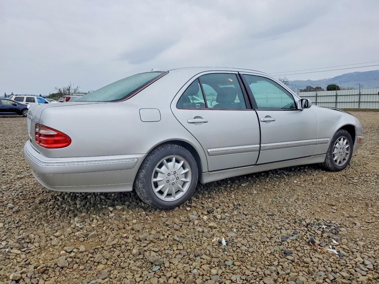 2001 Mercedes-Benz E 320
