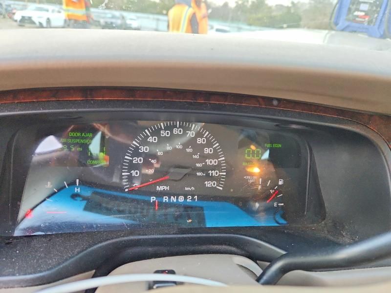 2001 Lincoln Town car Cartier l