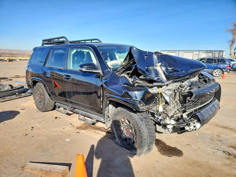 2023 Toyota 4runner se