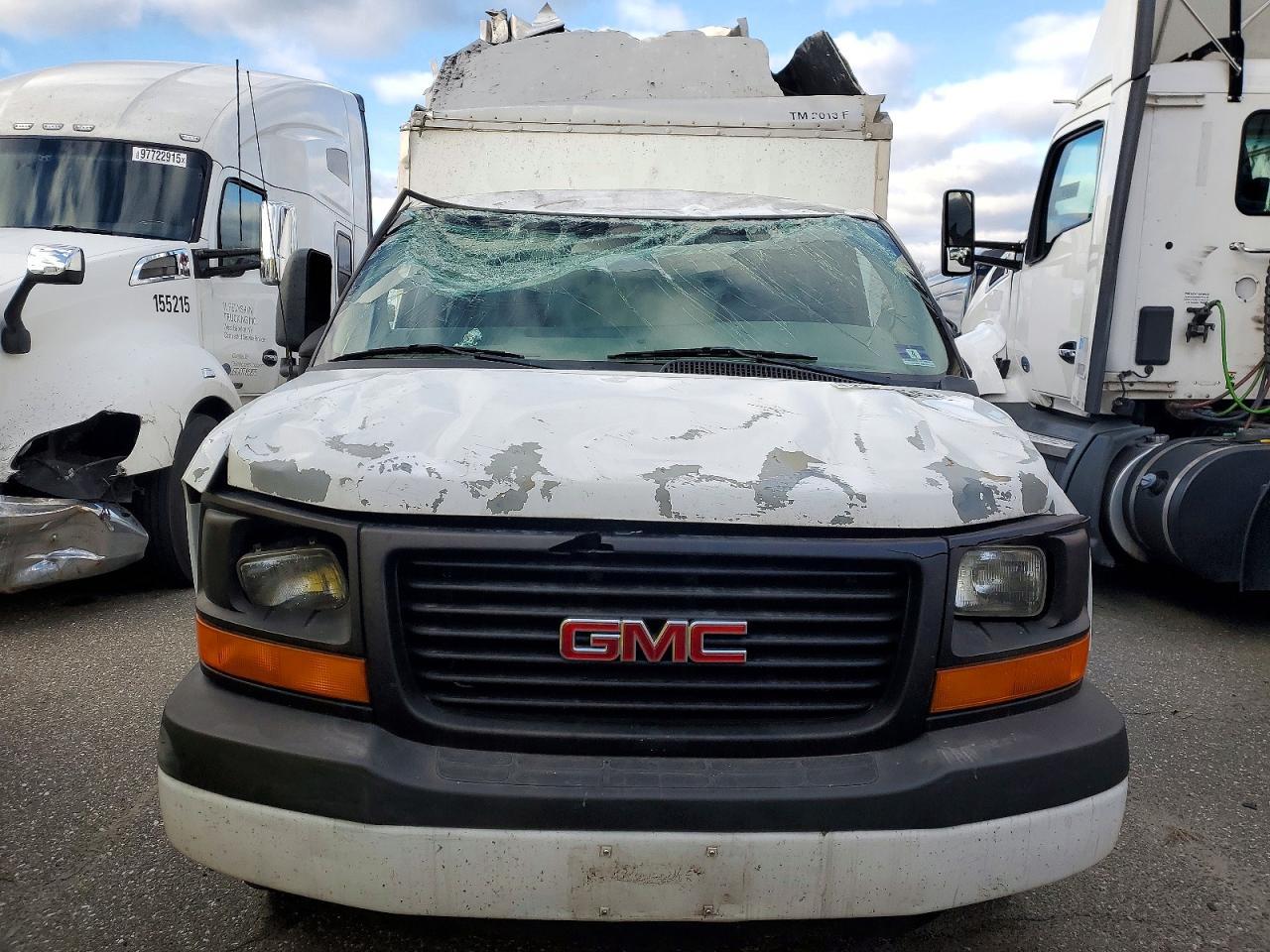 2012 GMC Savana Cutaway G3500