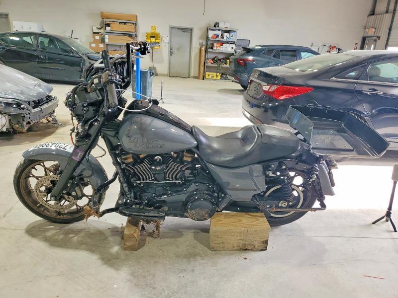 2022 Harley-Davidson Flhxst