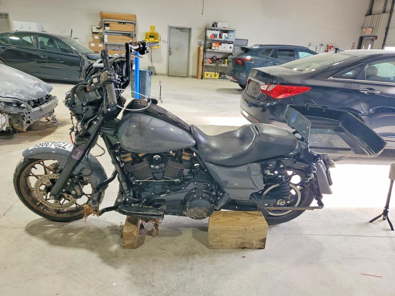 2022 Harley-Davidson Flhxst