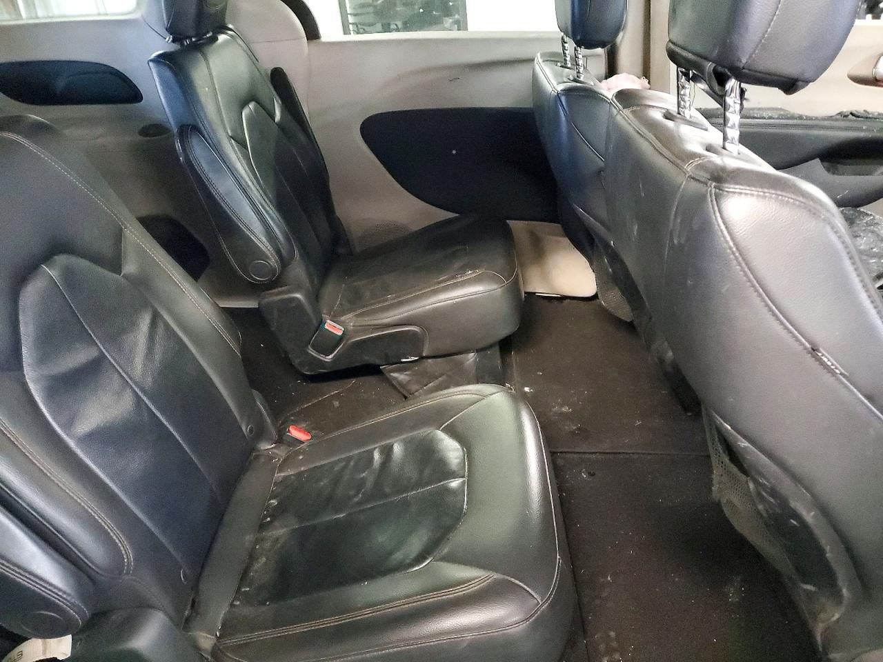 2017 Chrysler Pacifica Touring l