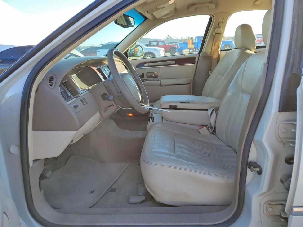 2005 Lincoln Town car Signature