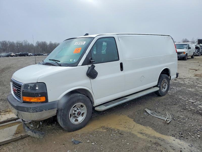 2022 GMC Savana G2500 Delivery Van
