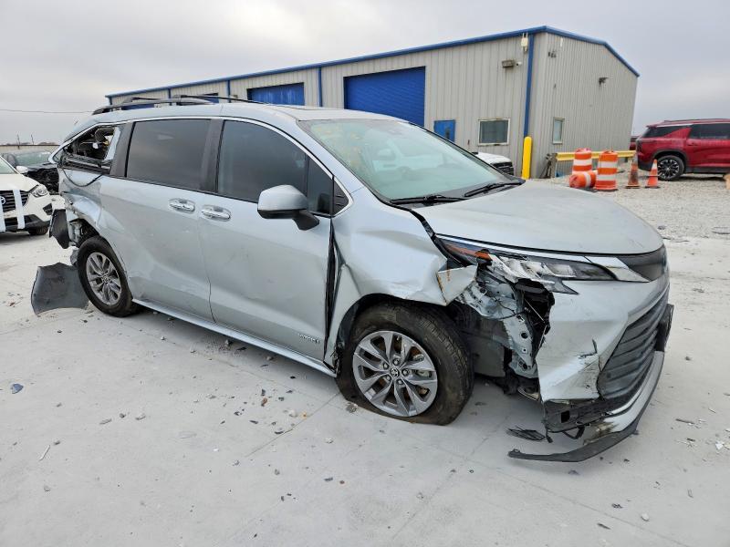 2021 Toyota Sienna