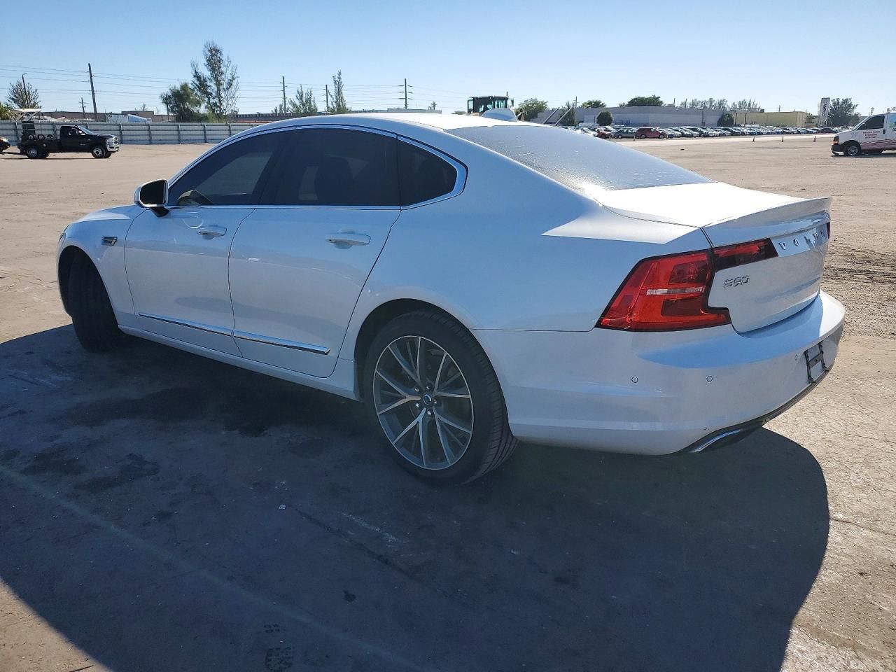 2017 Volvo S90 T6 Momentum