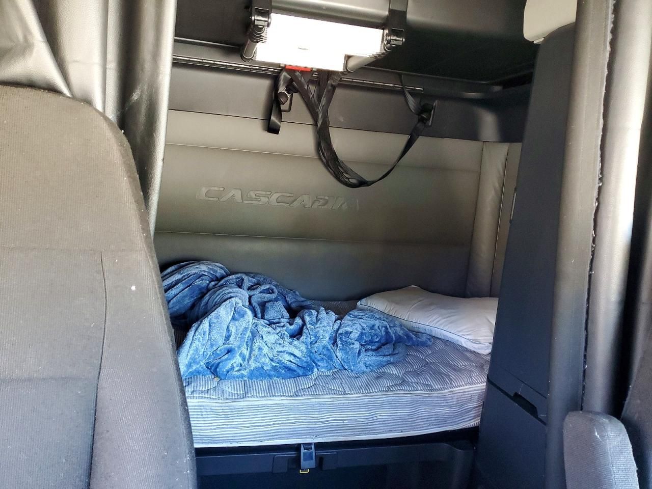 2022 Freightliner Cascadia 126 Semi Truck