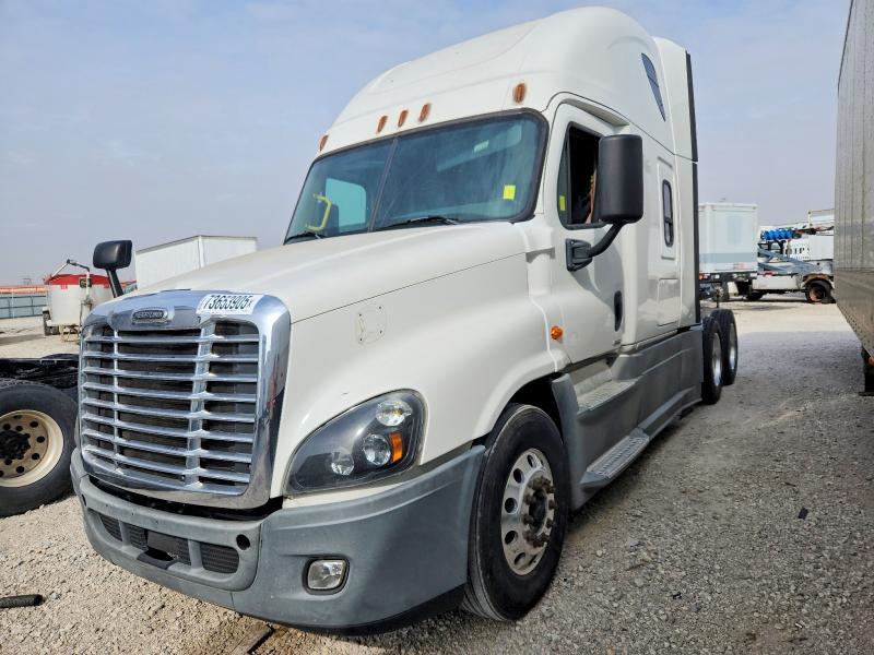 2018 Freightliner Cascadia 125 Semi Truck
