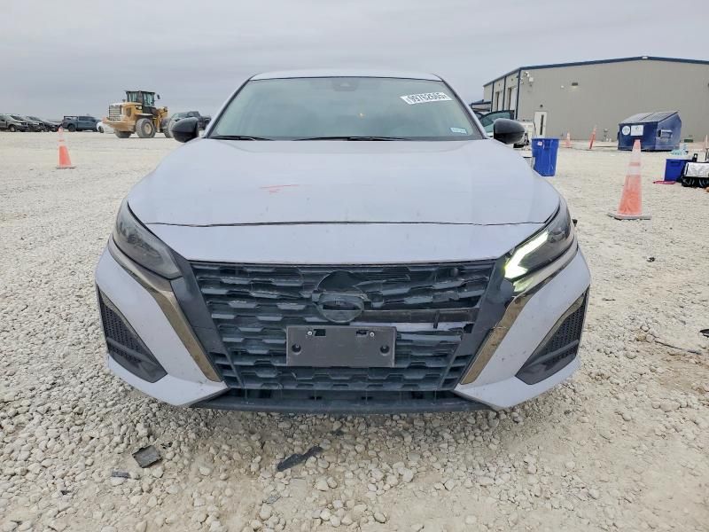 2025 Nissan Altima sr