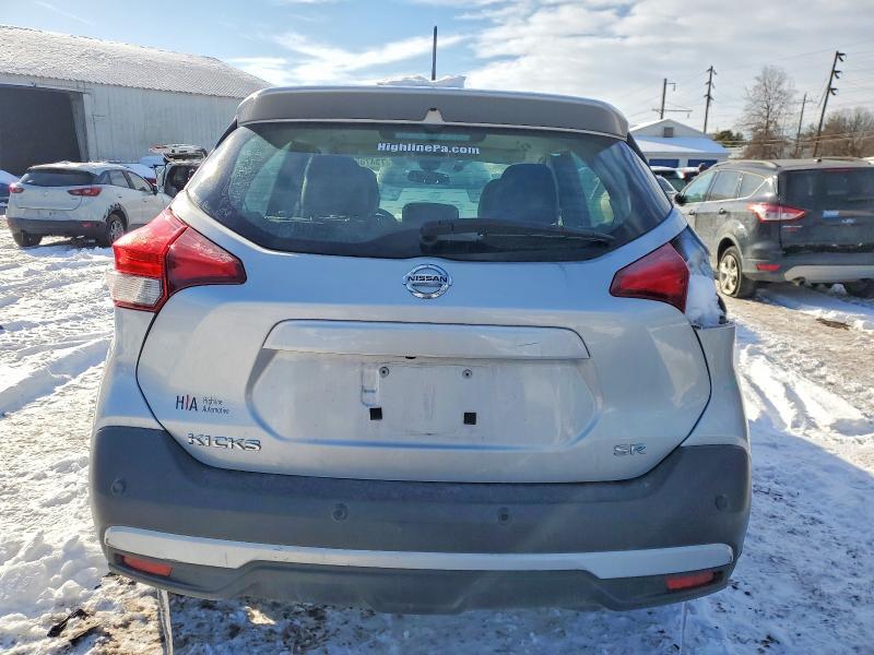 2020 Nissan Kicks sr
