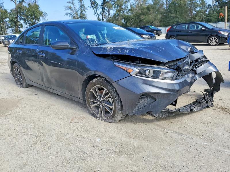 2024 KIA Forte lx
