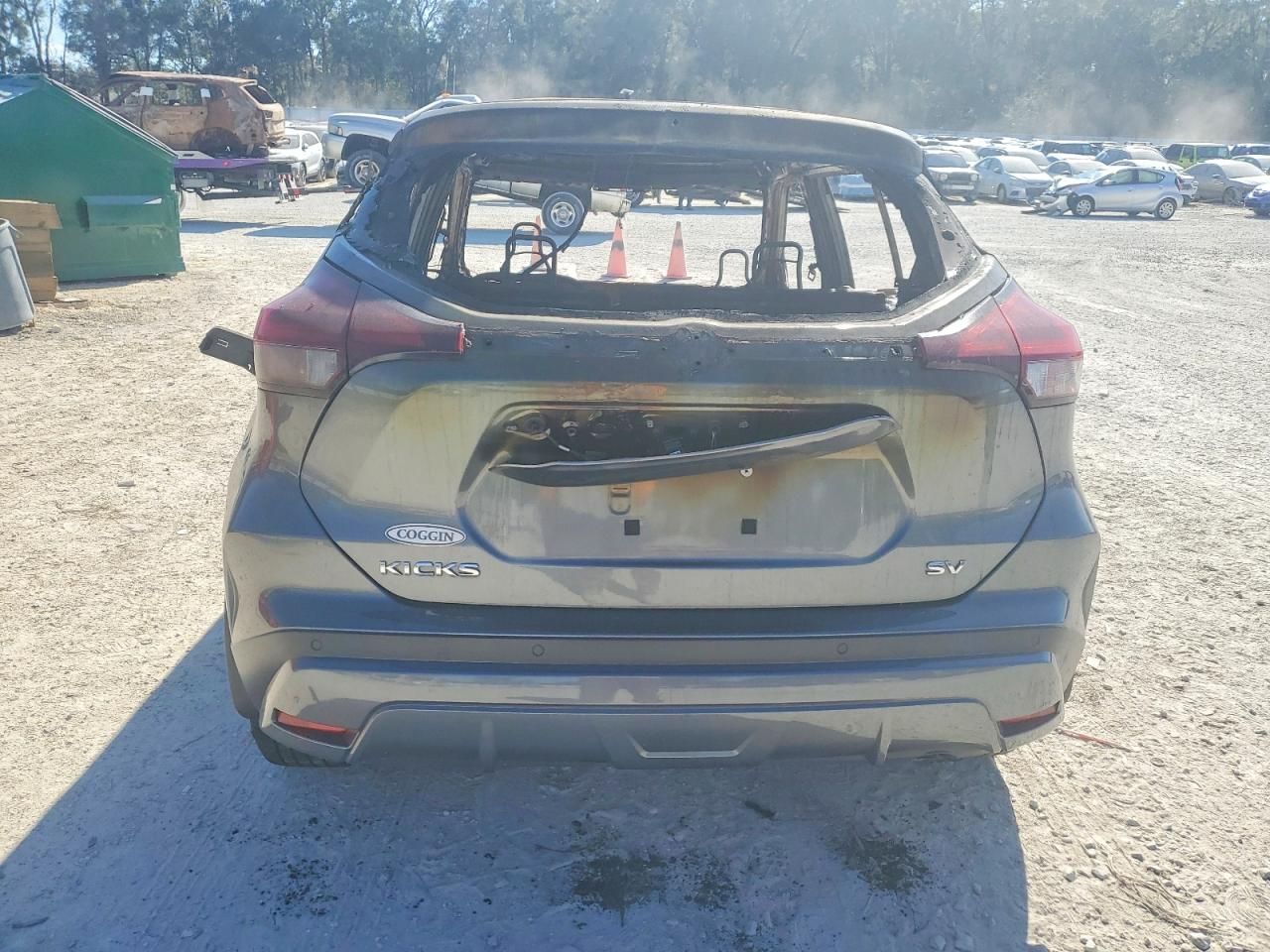 2023 Nissan Kicks sv