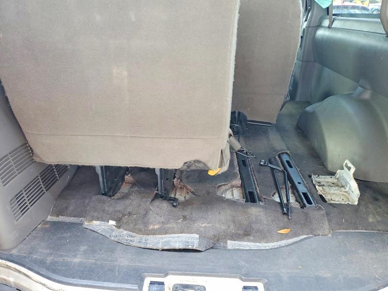 2016 Chev Express Passenger 35