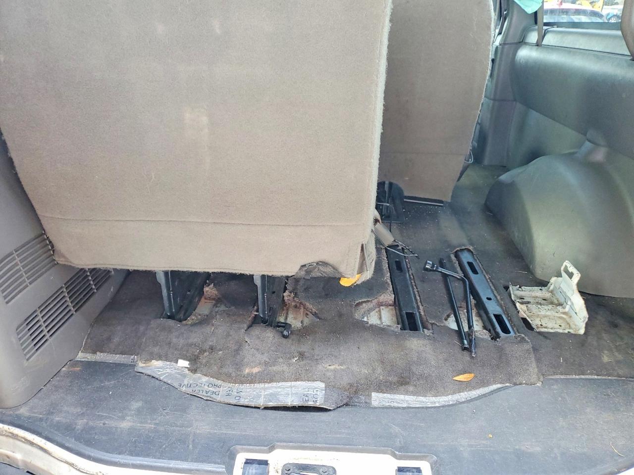 2016 Chev Express Passenger 35