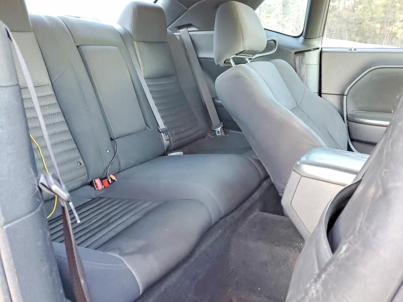 2013 Dodge Challenger sxt