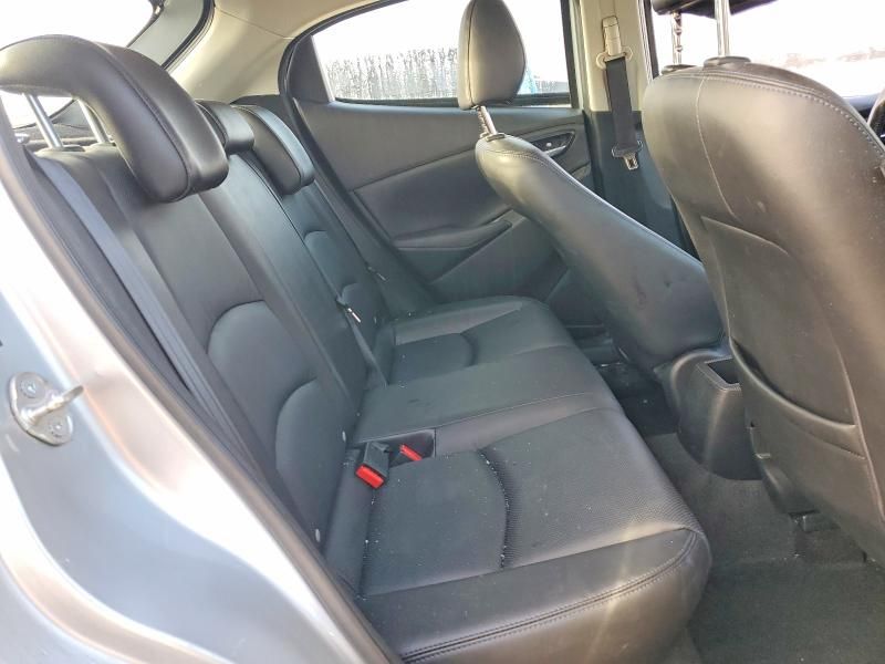 2020 Toyota Yaris le