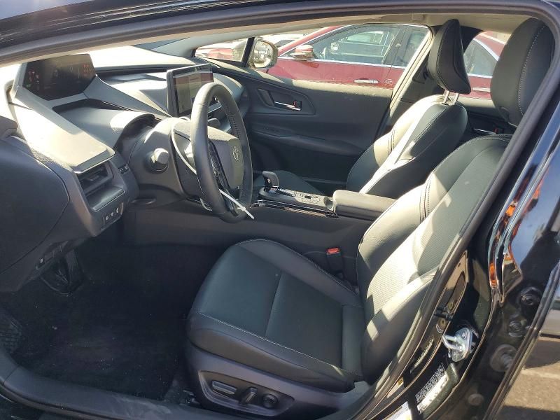 2025 Toyota Prius le