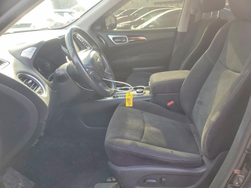 2016 Nissan Pathfinder sv