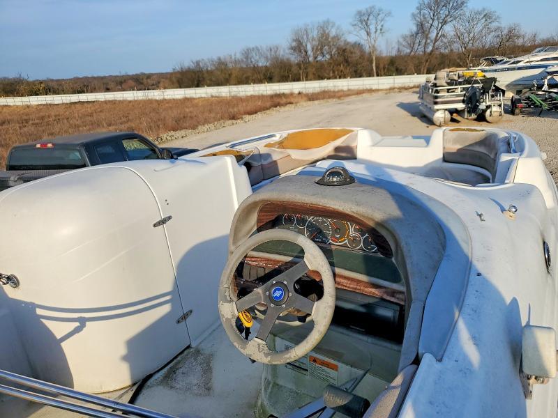2000 Four Winds Boat