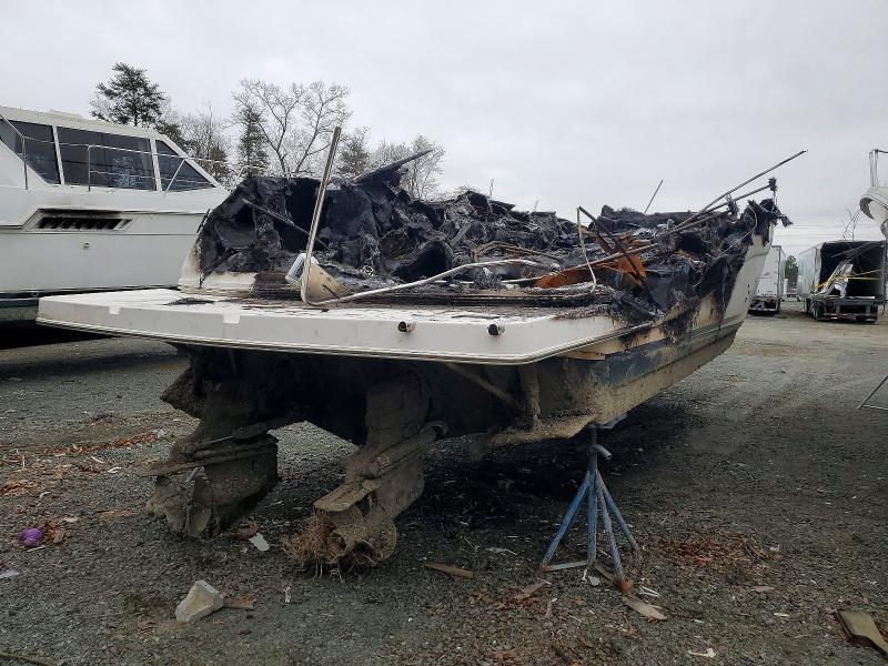 2004 Rinker Boat