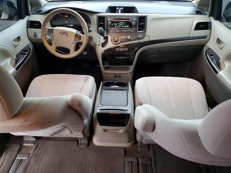 2012 Toyota Sienna le