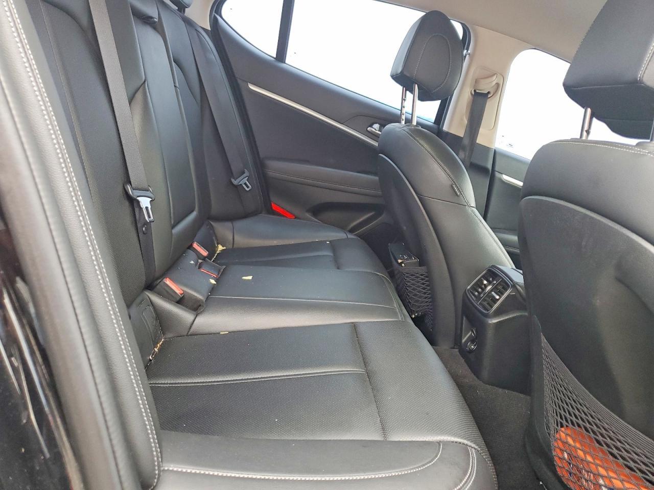 2022 Genesis G70 Base