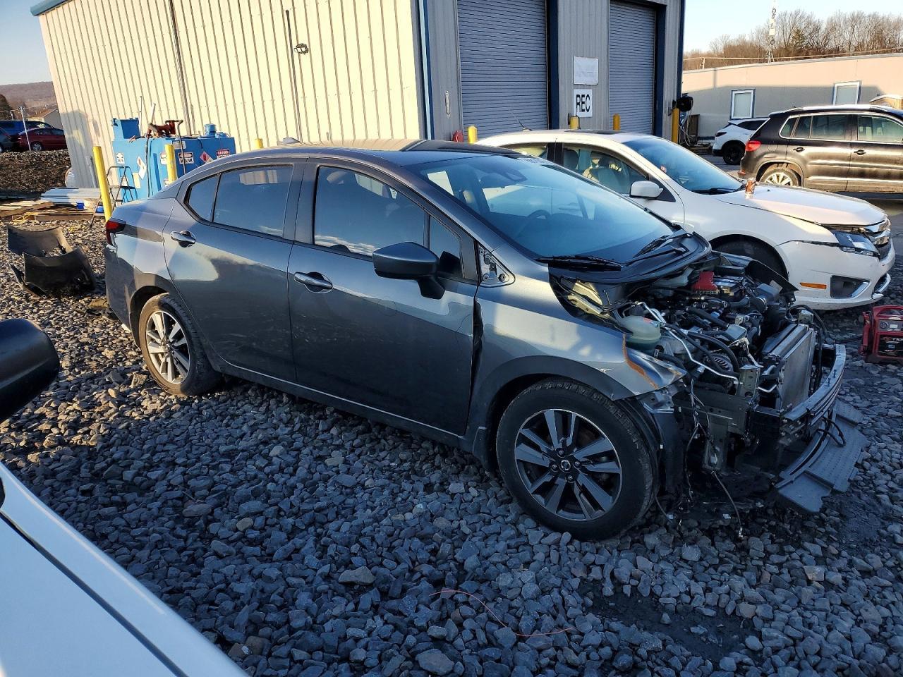 2022 Nissan Versa sv
