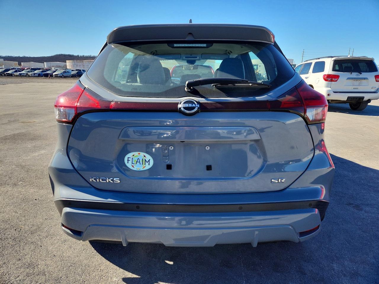 2022 Nissan Kicks sr