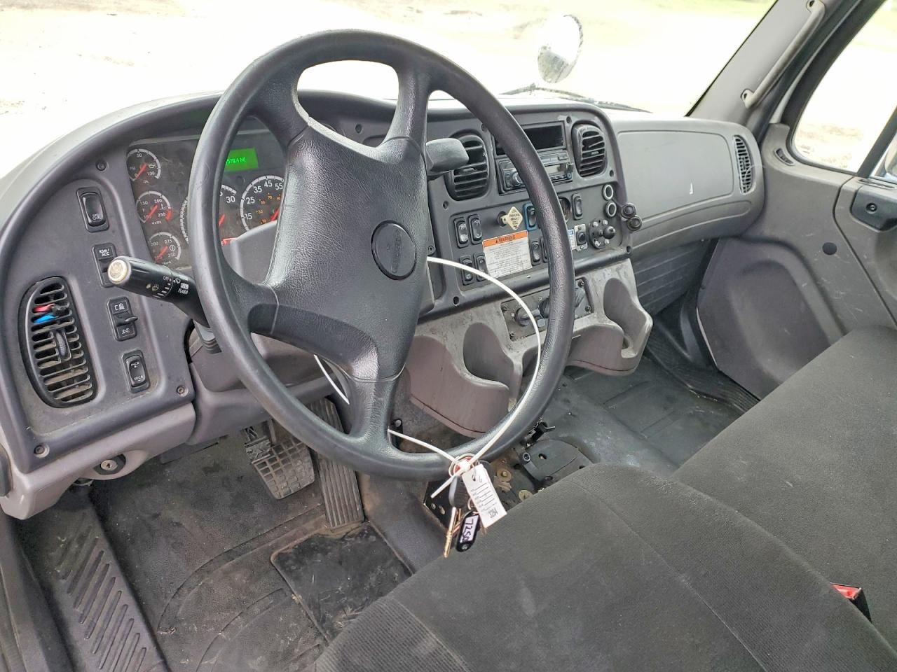 2016 Freightliner Business Class M2 Flatbed Truck