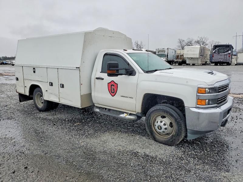 2018 Chevrolet Silverado Utility / Service Van