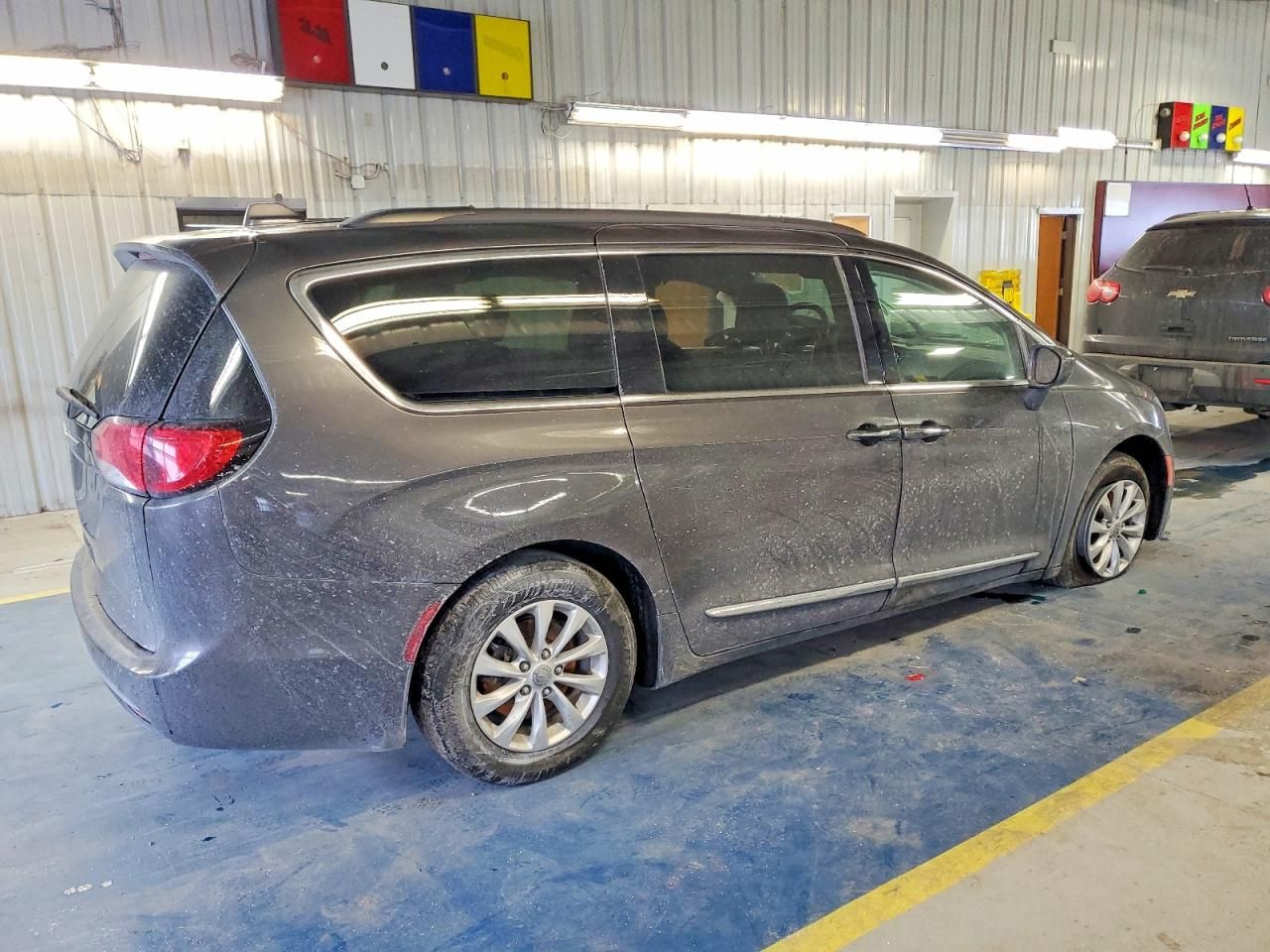 2017 Chrysler Pacifica Touring l