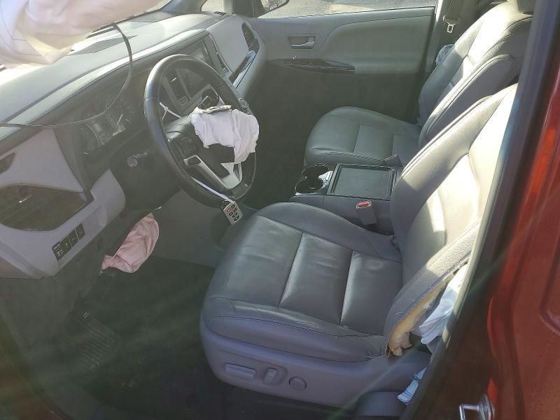 2016 Toyota Sienna xle