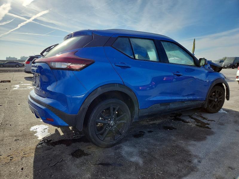 2022 Nissan Kicks sv