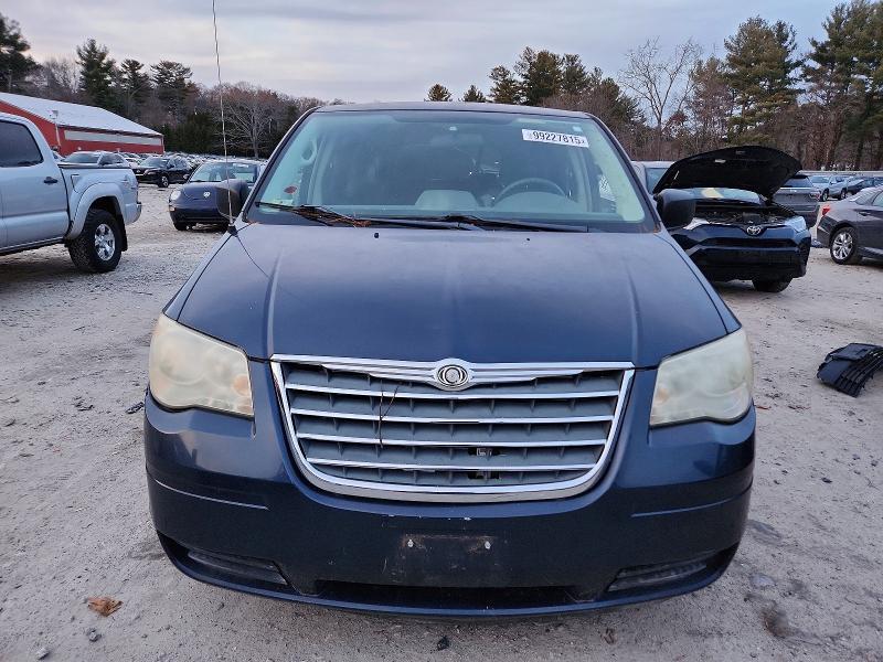2009 Chrysler Town & Country lx
