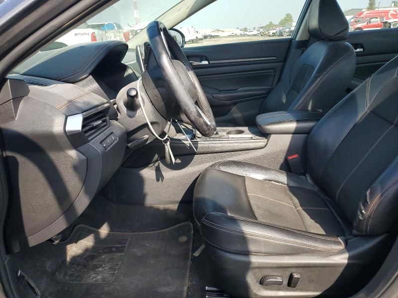 2022 Niss Altima 2.5