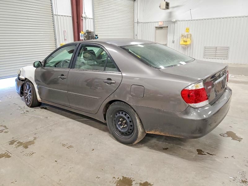 2005 Toyota Camry le