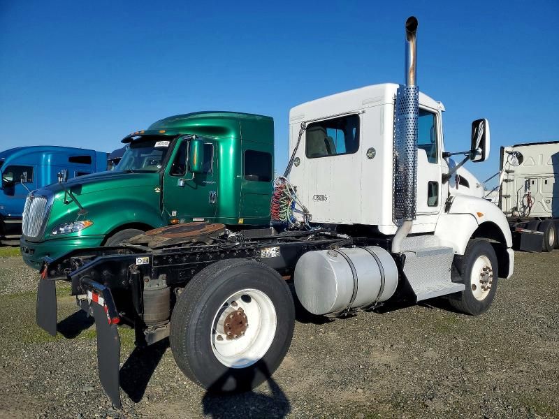 2015 Kenworth T400 Semi Truck